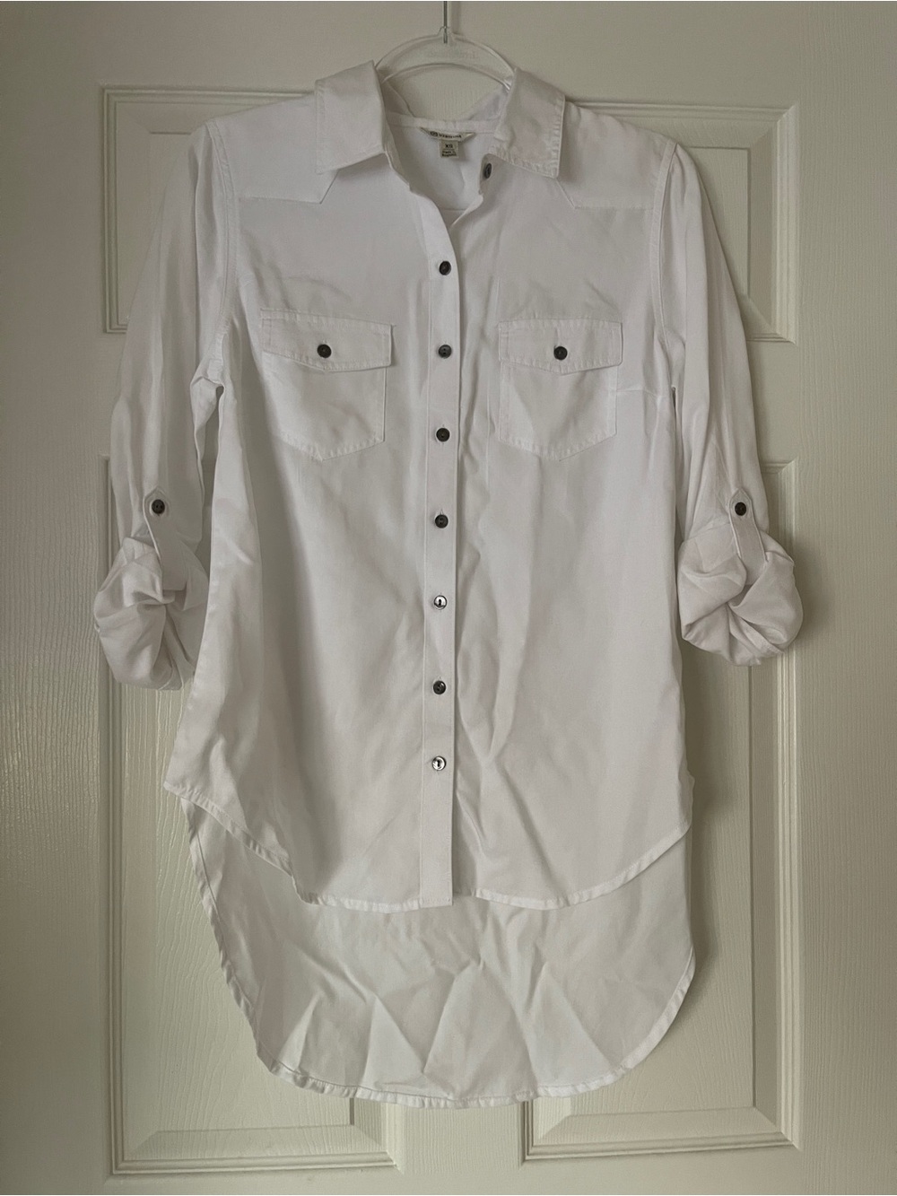 Versona White Button-Up Shirt